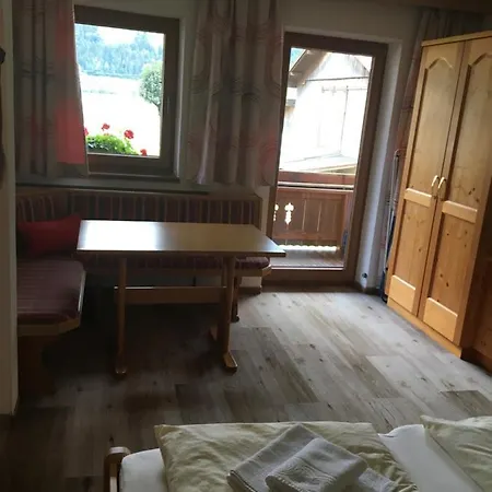 Landhaus Theresia Apartment Fuegen