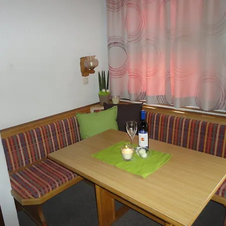 Landhaus Theresia Apartman *